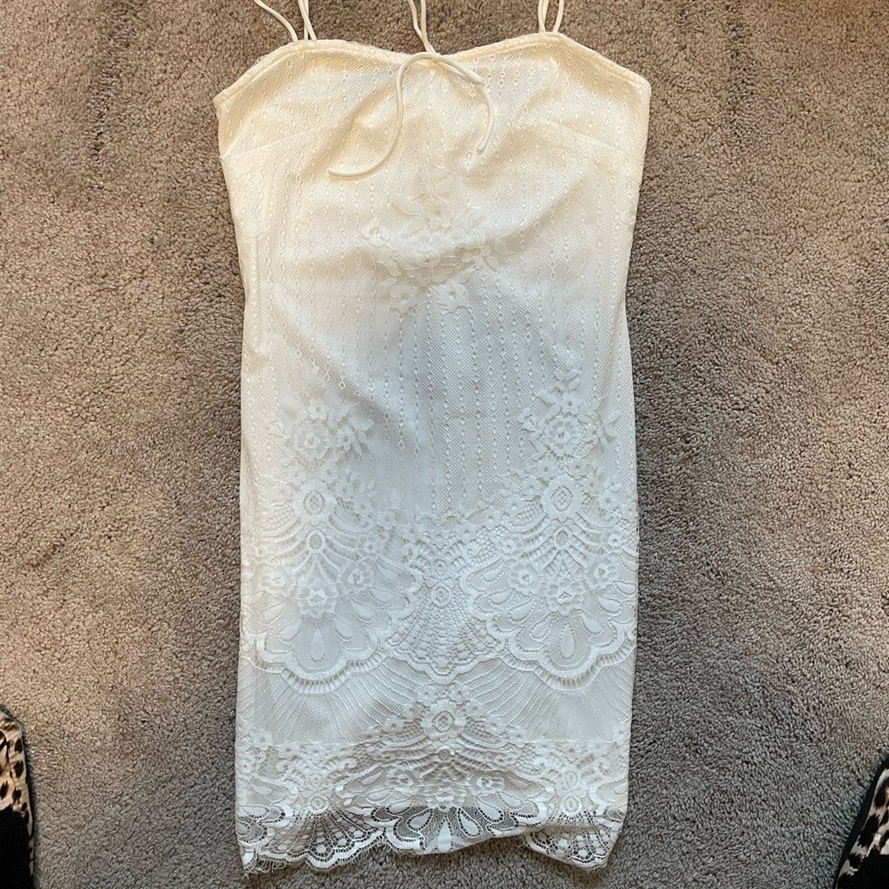 White lace mini superdown dress